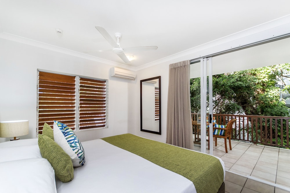 1 BEDROOM, SUITE