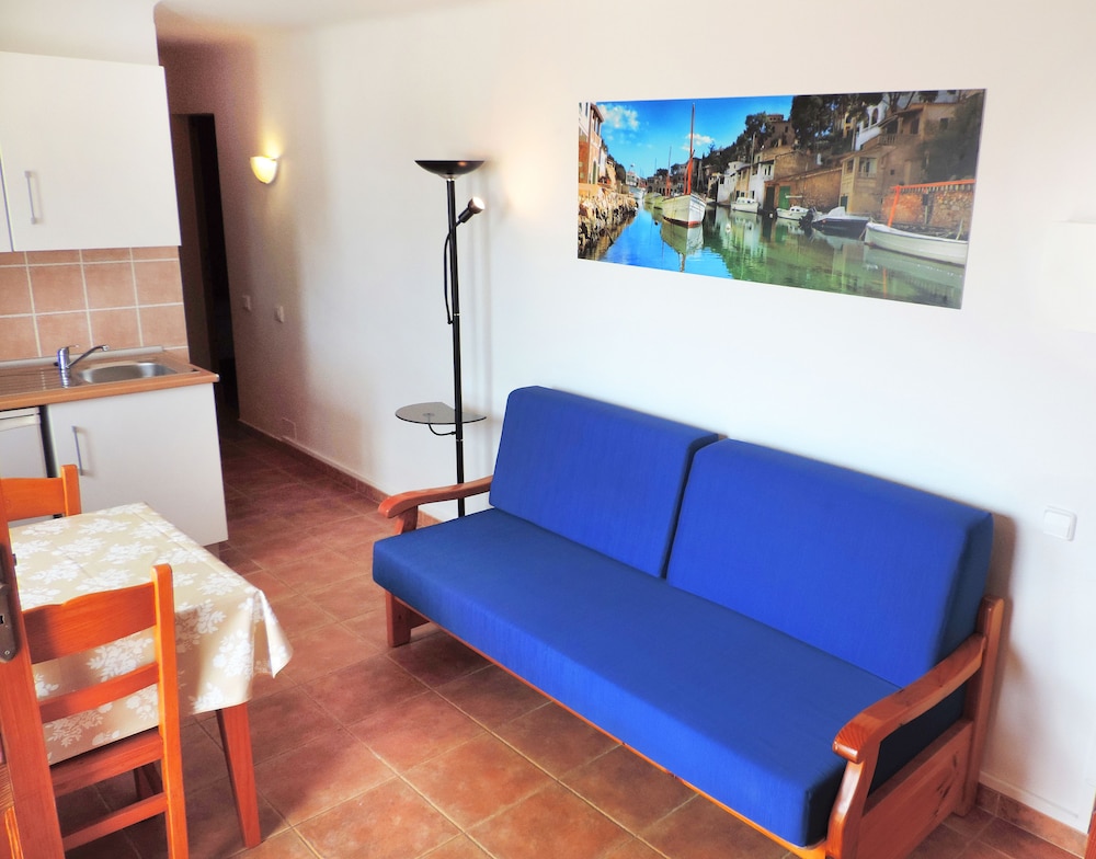 Marblau Hostal 15/50