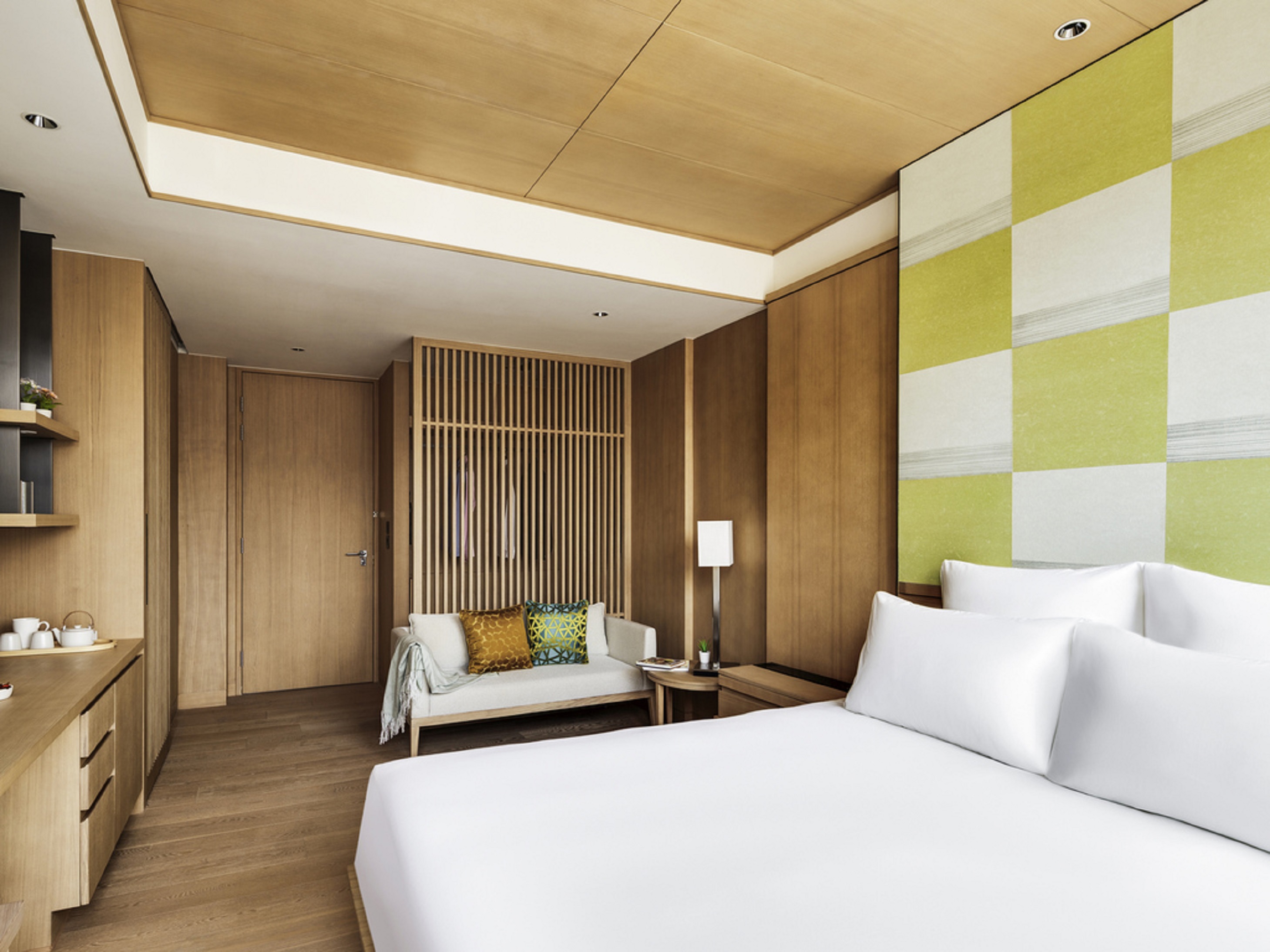 DELUXE, STUDIO, KING BED