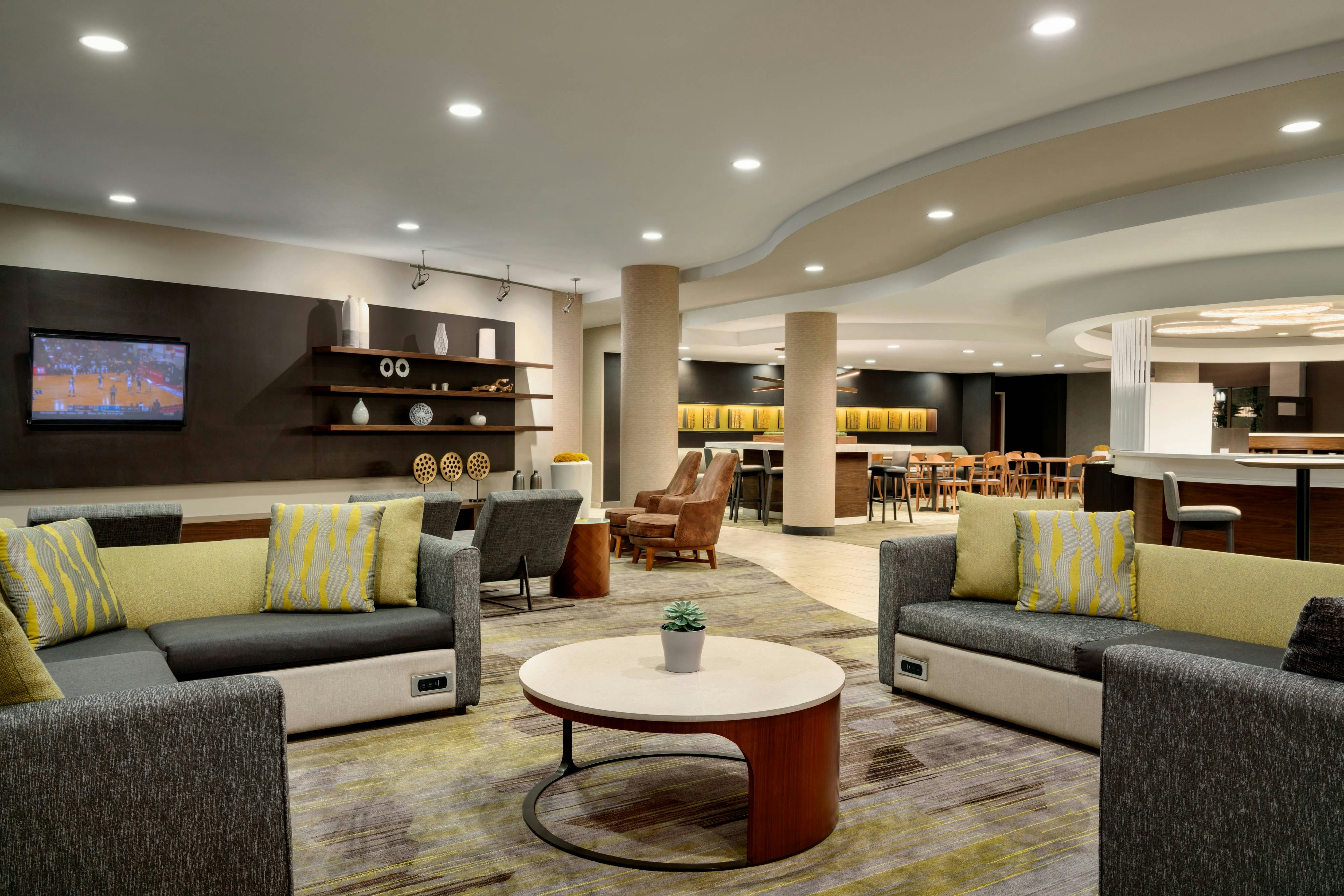 Courtyard by Marriott Ewing Princeton 2/2