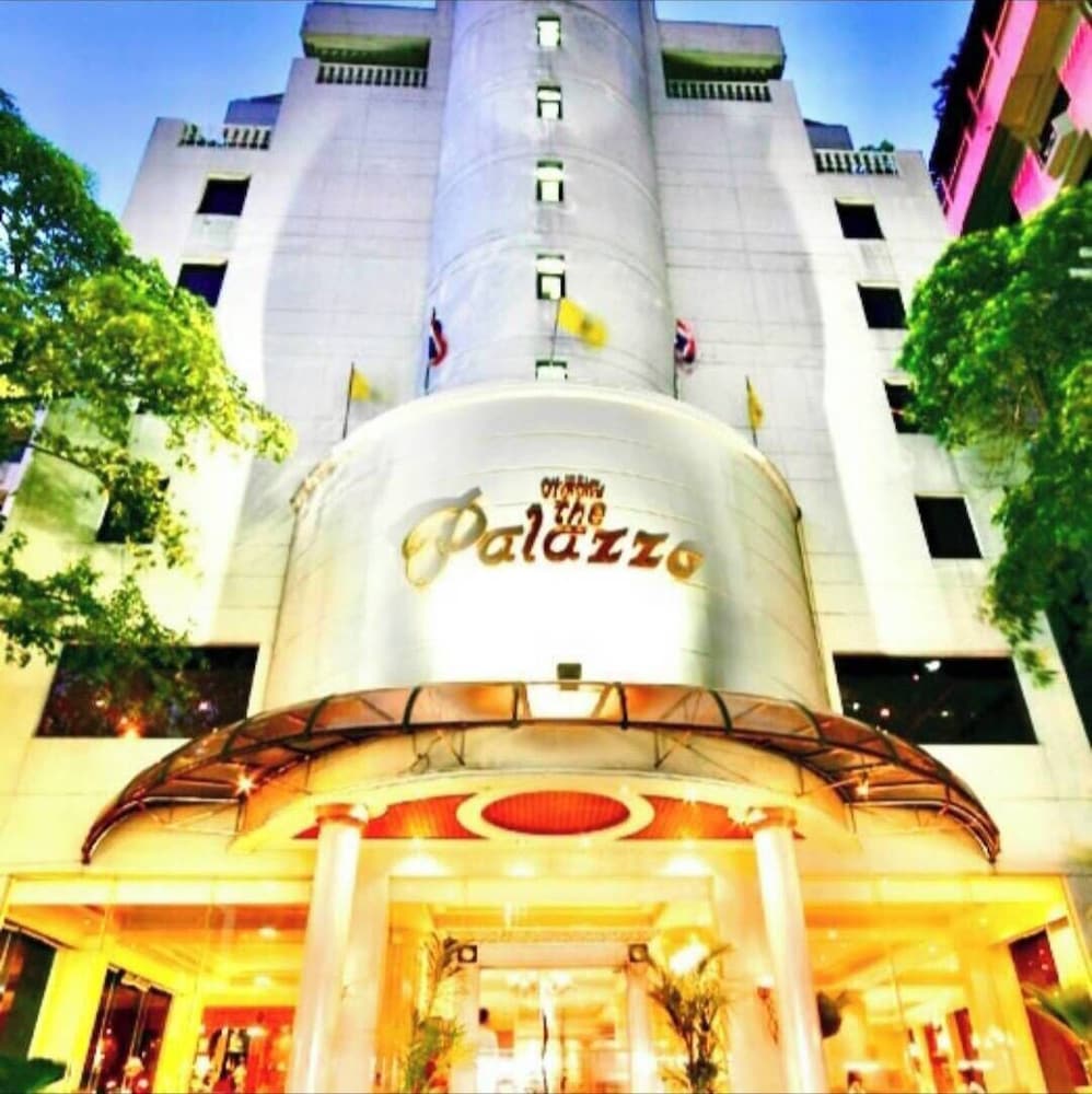 Palazzo Bangkok Hotel 3/55