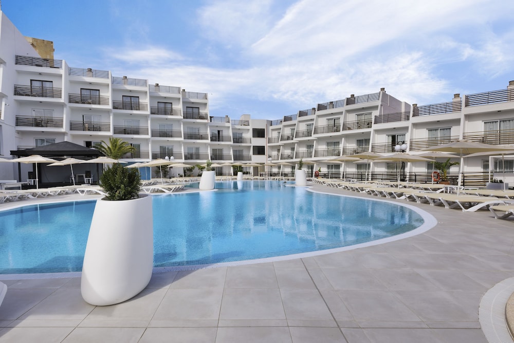 Palmanova Suites by TRH 28/46