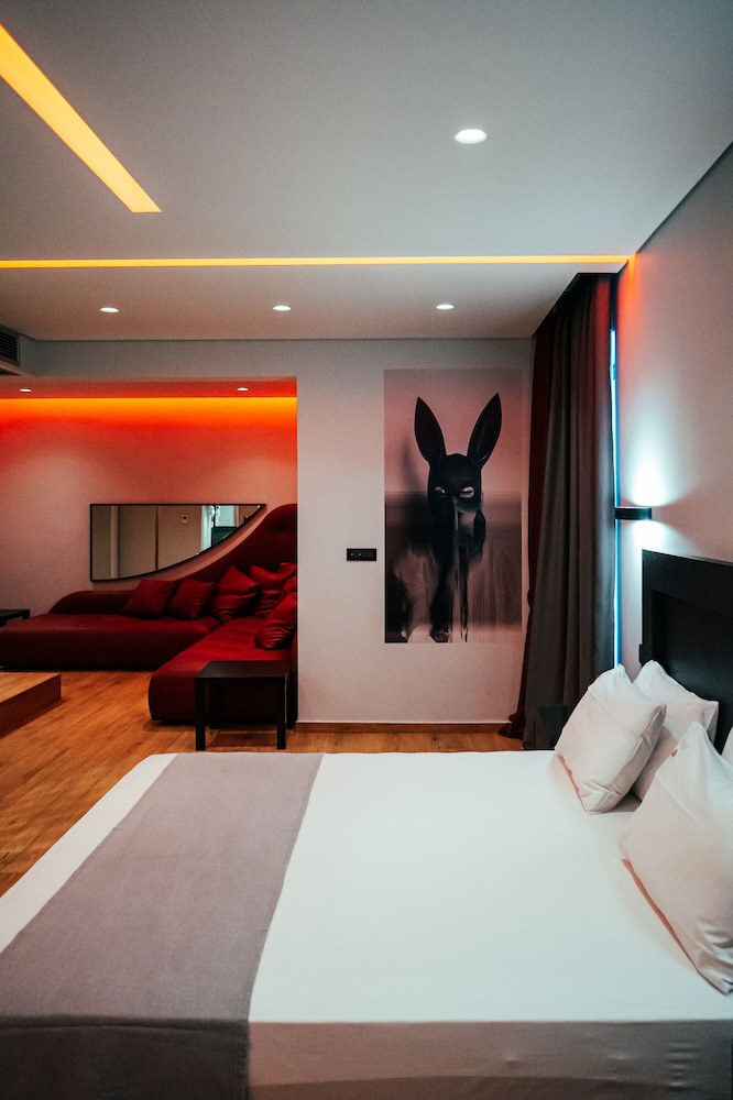 PRESIDENTIAL, STUDIO, SUITE, BALCONY