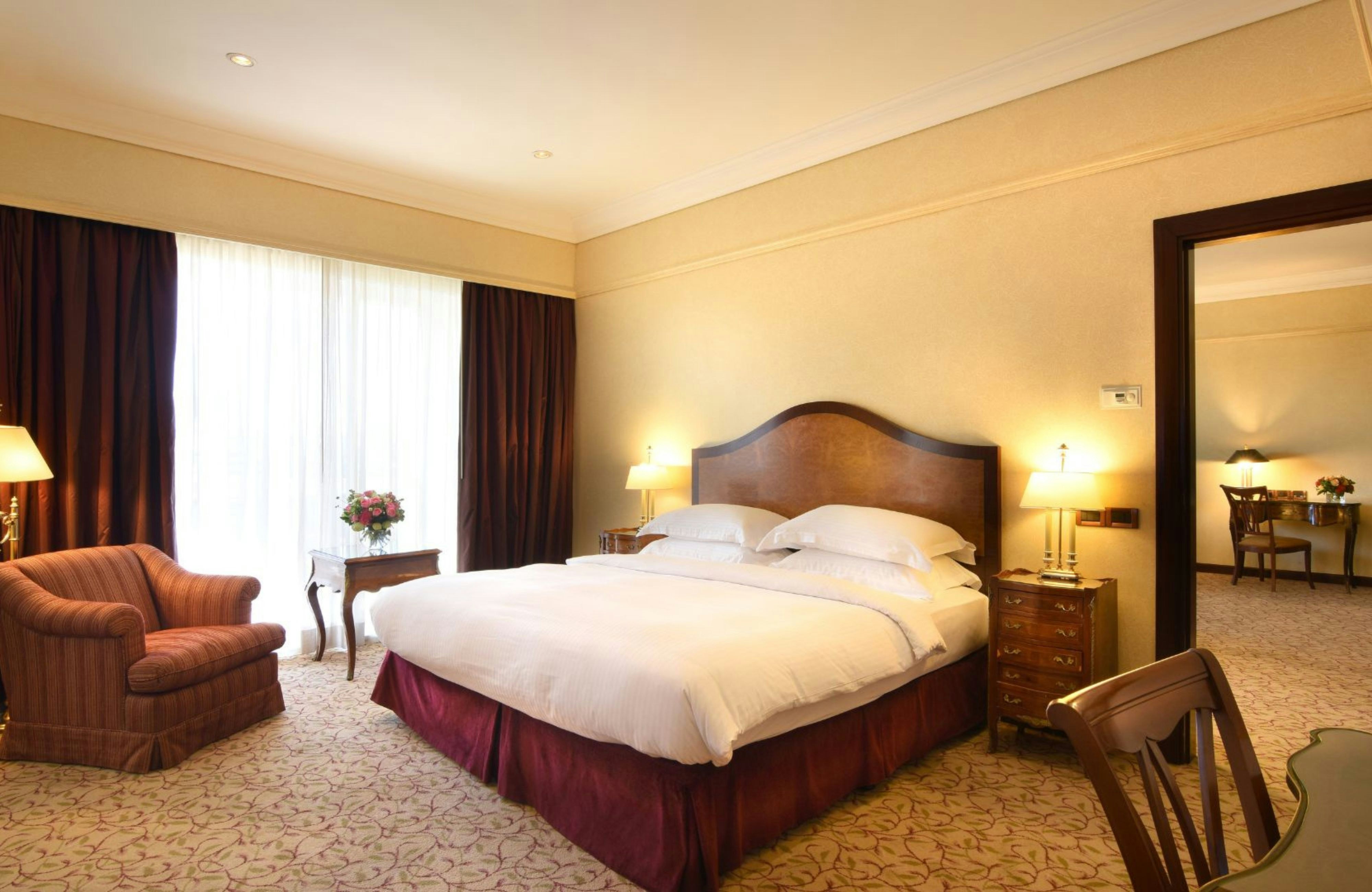 Presidential, Suite, King Bed, City View