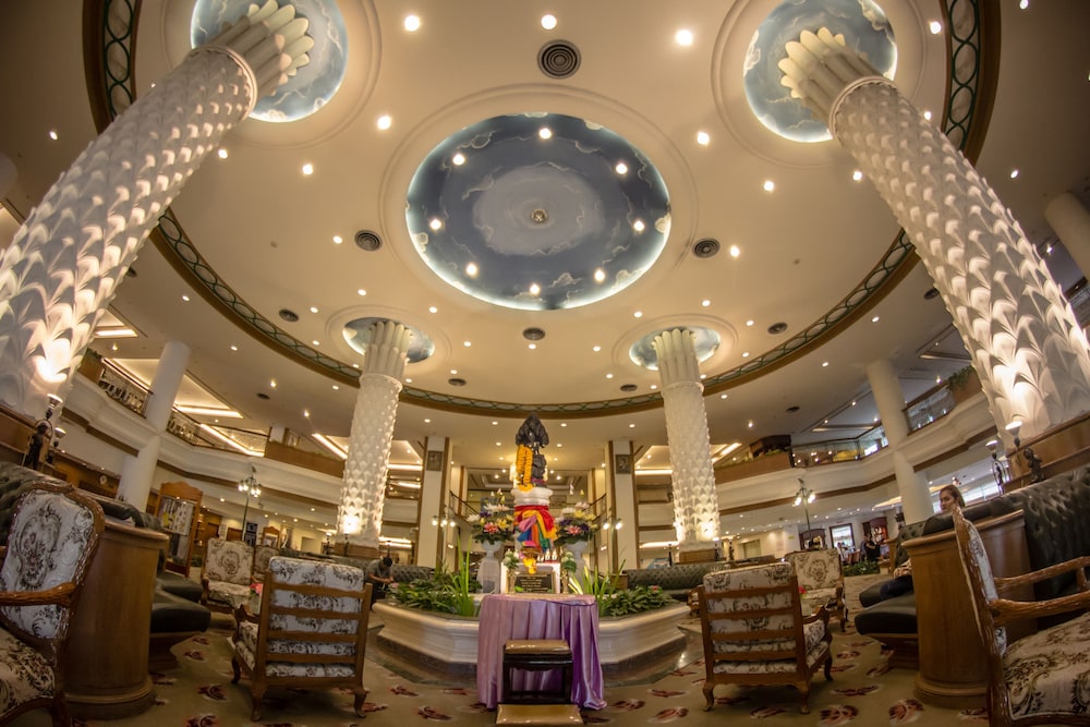Twin Lotus Hotel 62/68