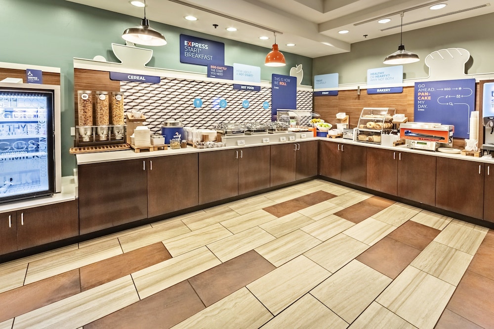 Holiday Inn Express Hotel And Suites Lake Zurich Barrington 7/45
