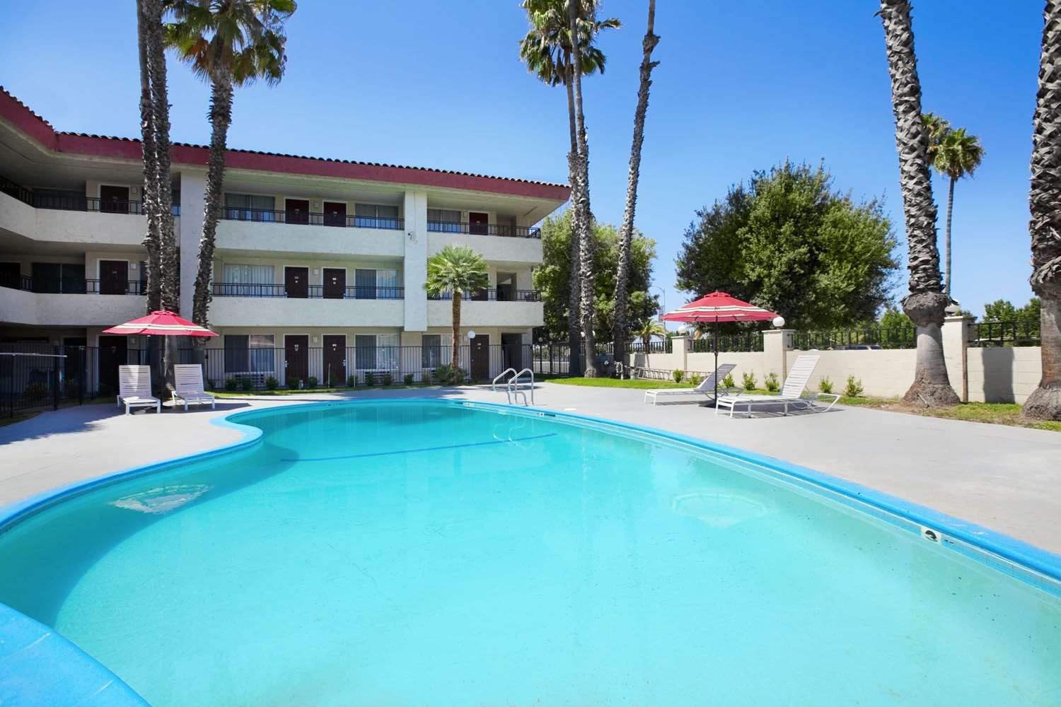 Studio6 Suites Stockton, CA – Waterfront 17/18