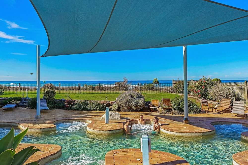 BLUE LAGOON BEACH RESORT 27/67