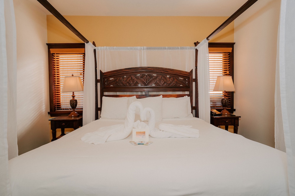 Deluxe, King Bed, Murphy Bed, Ocean View