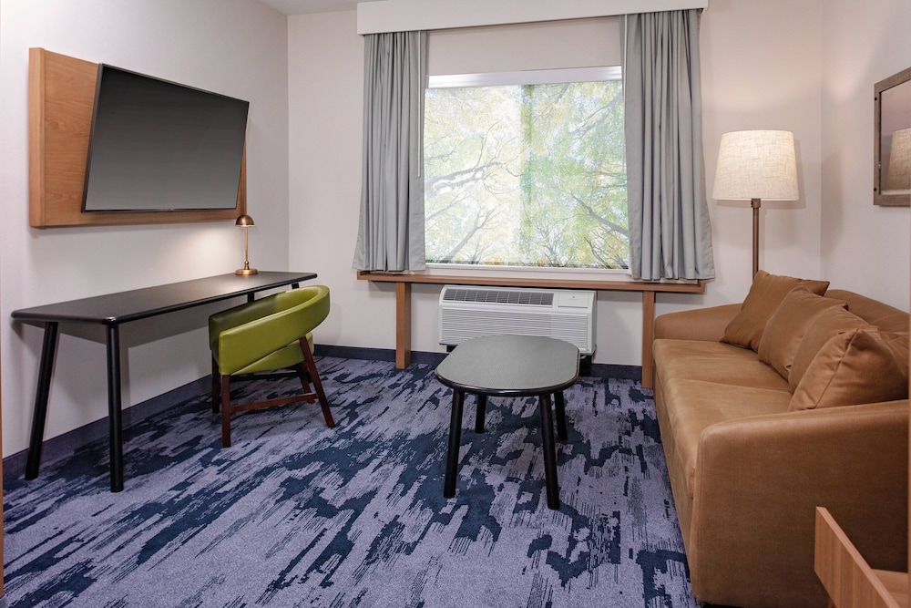 Fairfield Inn Suites Queensbury Glens Falls Lake George Area 24/30