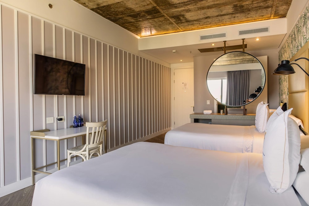 Premium, 2 Double Beds