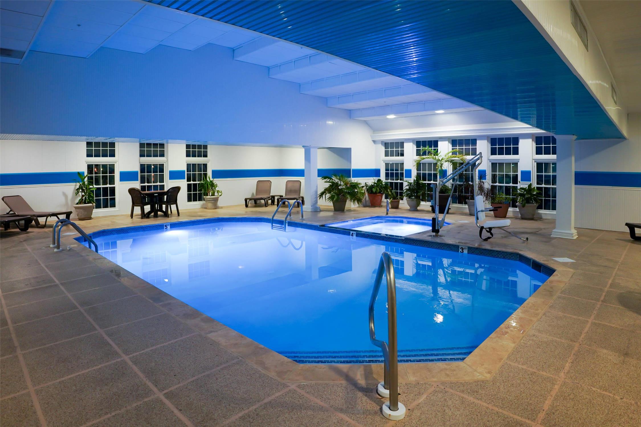 Comfort Suites Chincoteague Island Bayfront Resort 9/25
