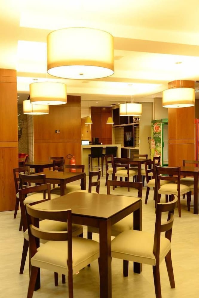 Imigrantes Hotel 25/33