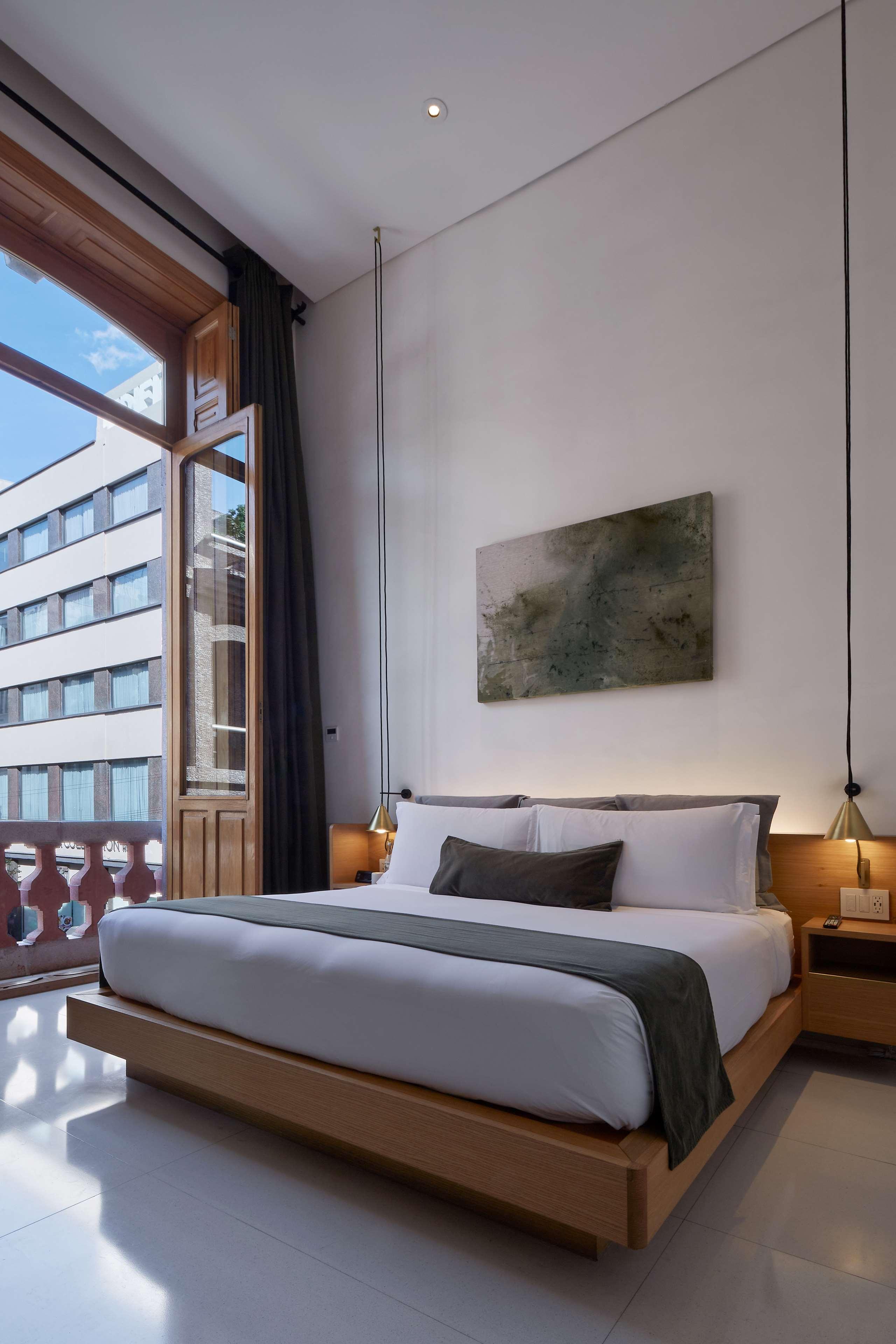 1 BEDROOM, SUITE, KING BED, FRENCH BALCONY