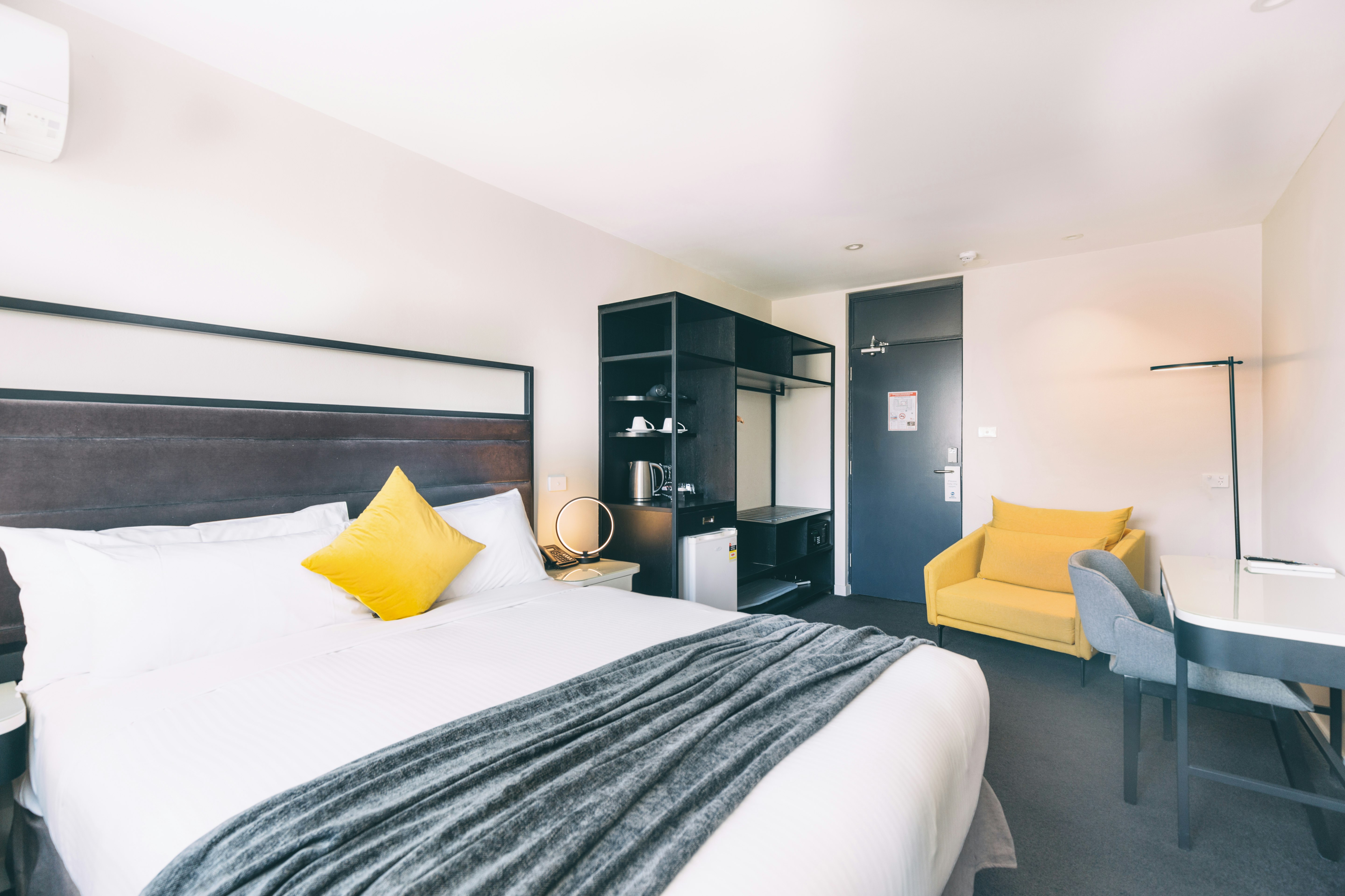 HAVEN, QUEEN BED