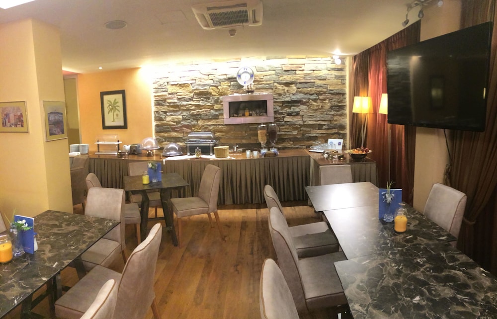 ANASTAZIA LUXURY SUITES & ROOMS 55/70