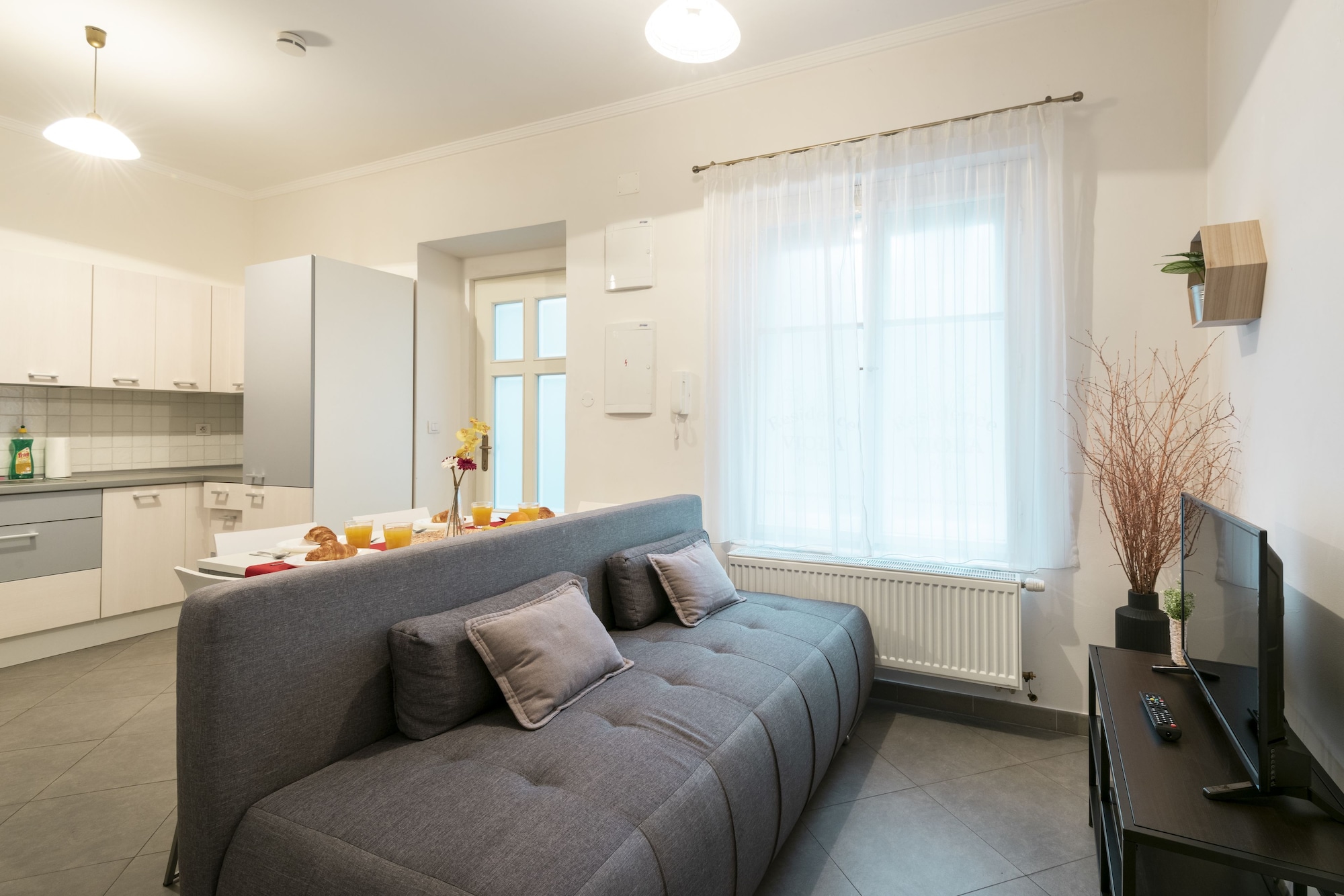 شقة متصلة بأسرّة بطابقين وثلاثة أسرّة بغرفتي نوم، Hybernska Apartments 9/10