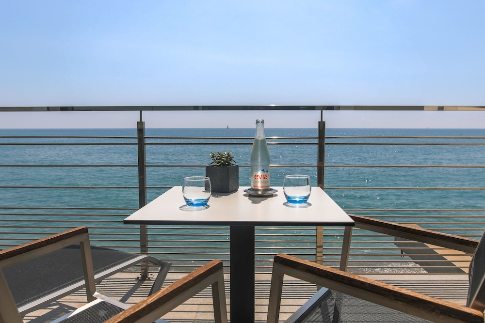 Villa Azur Hotel 25/34