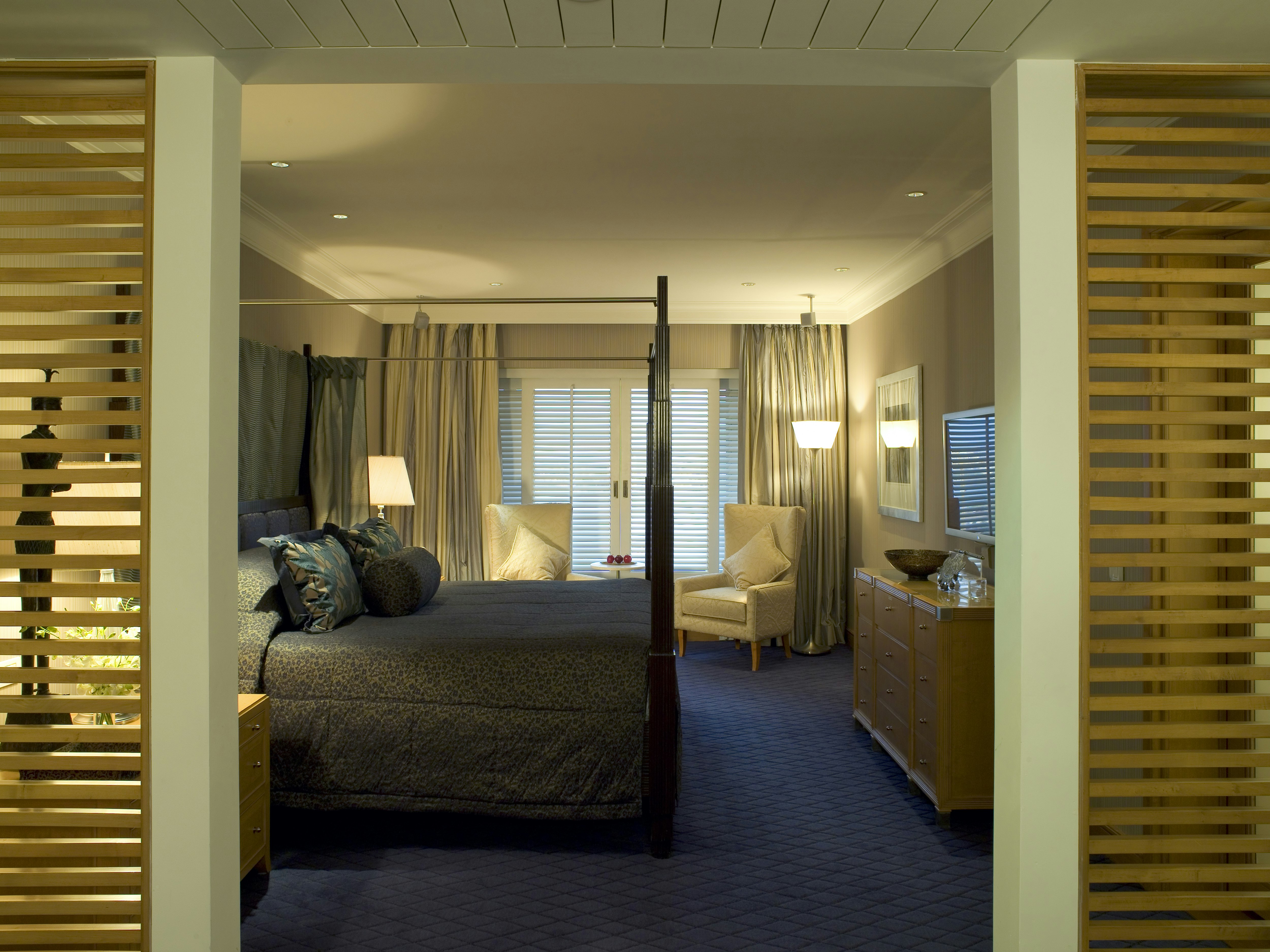 TAJ LANDS END 82/84