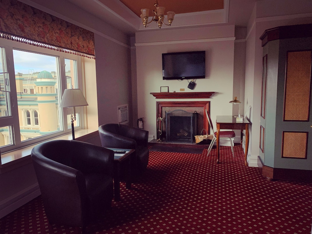Bedford Regency Hotel, Trademark Collection by Wyndham 45/47
