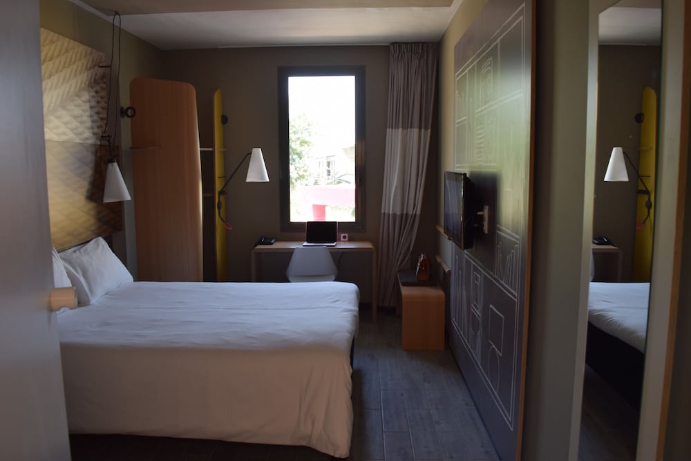 Room at Hotel Irrisor, N DJAMENA