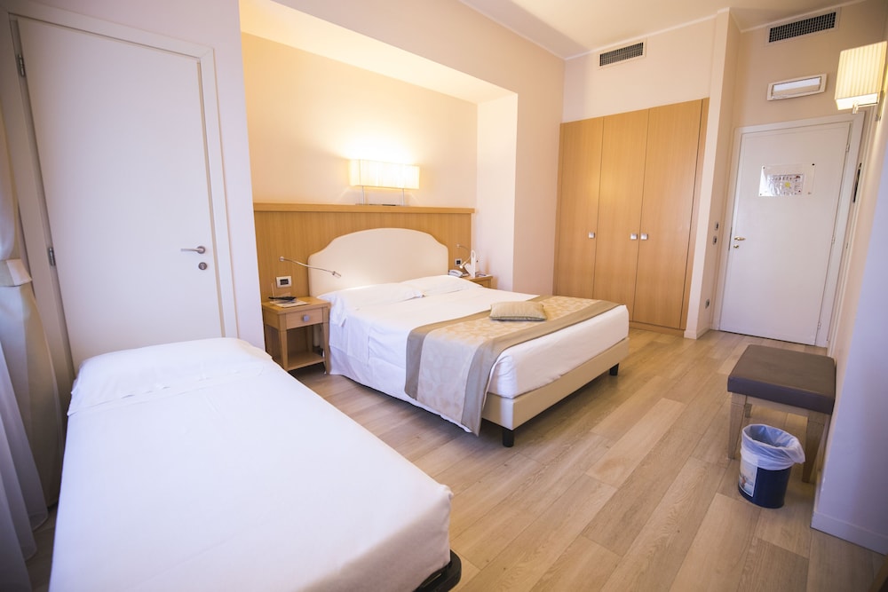 Hotel Sirmione E Promessi Sposi 21/69