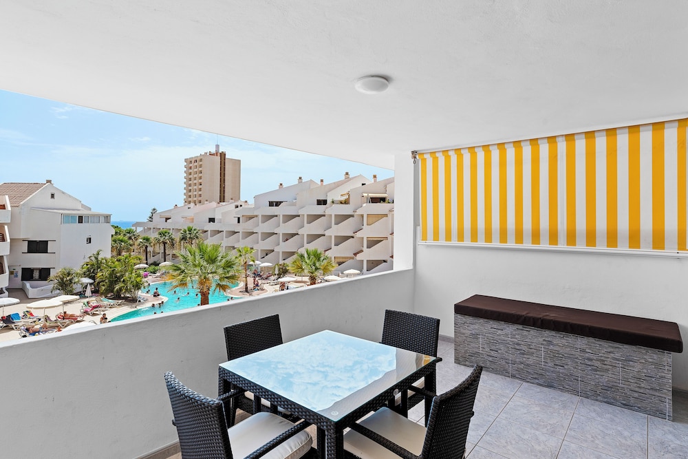 PALOMA BEACH APARTMENTS 44/57