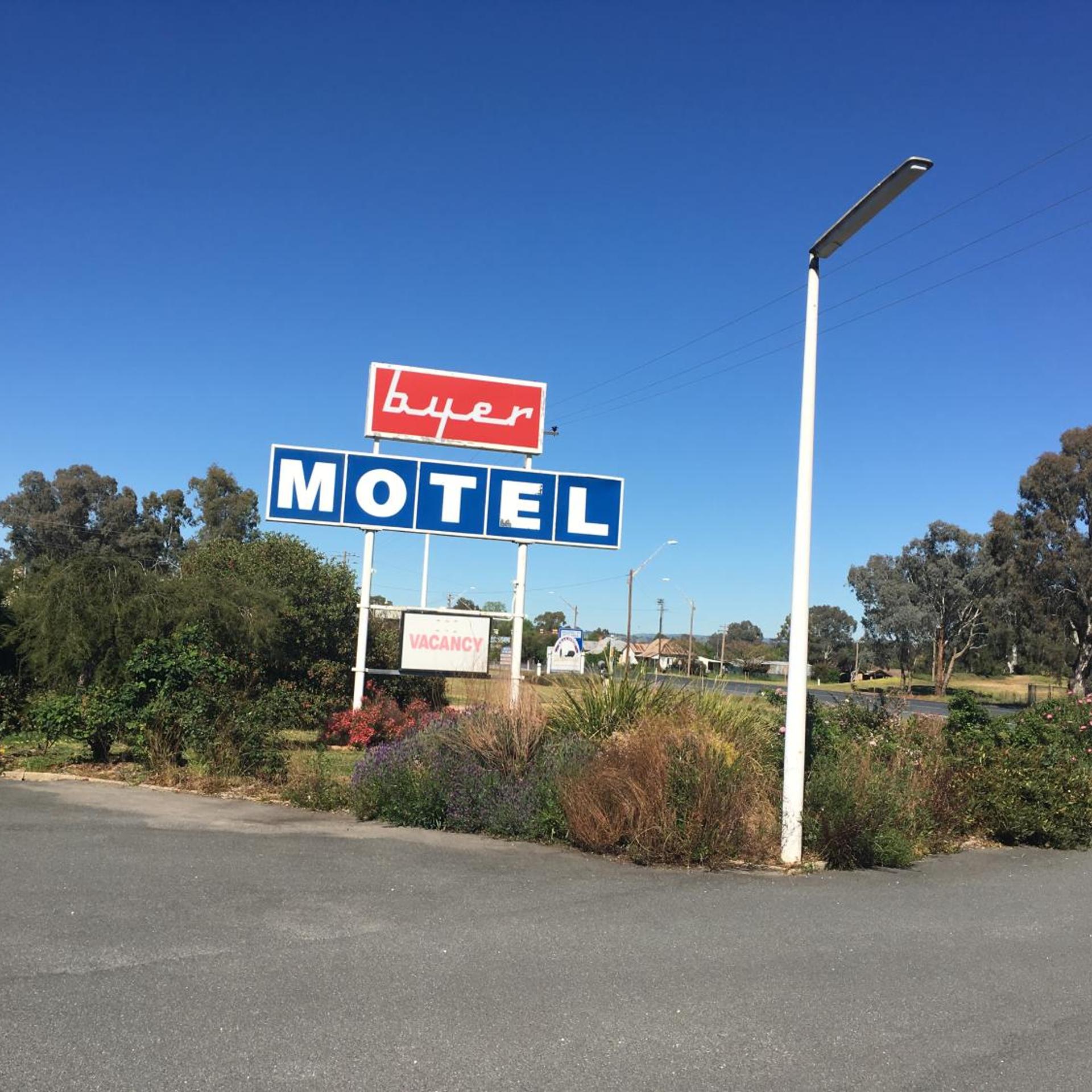 BYER FOUNTAIN MOTOR INN 40/50