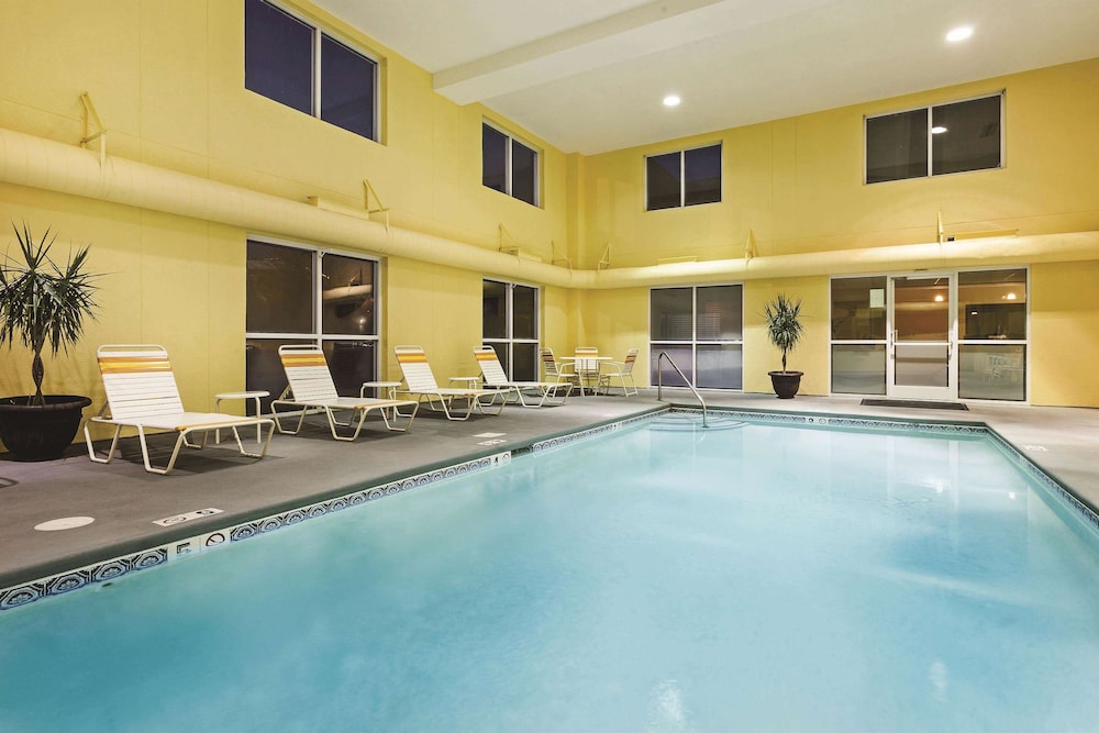 La Quinta Inn & Suites by Wyndham Knoxville Airport 3/47