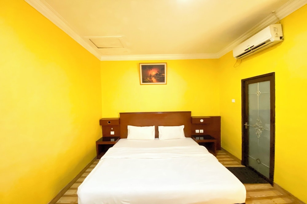 Collection O Batam near DC Mall formerly S Hotel 44/69