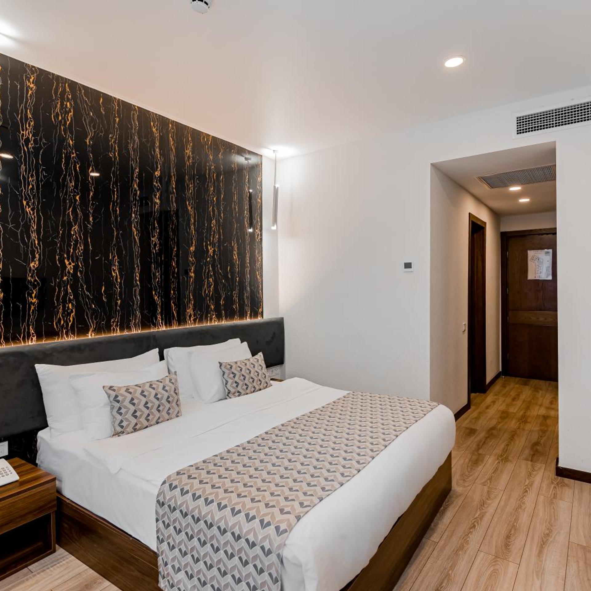 Standard, King Bed