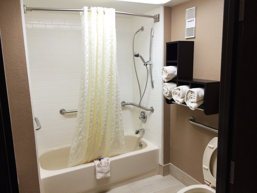 Best Western Plus Galleria Inn & Suites, Memphis TN 9/34