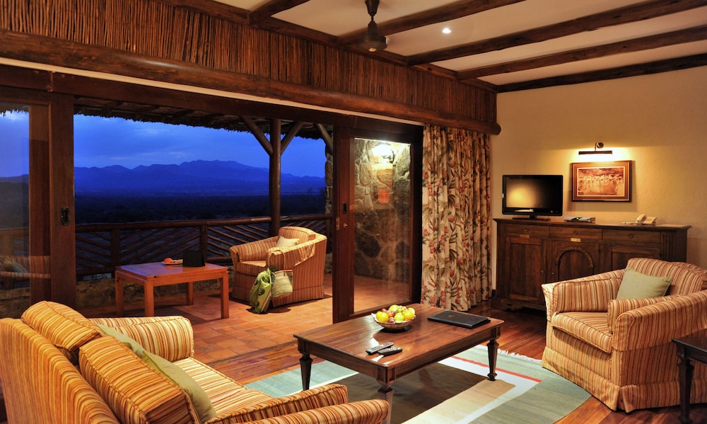 Kilaguni Serena Safari Lodge 25/50