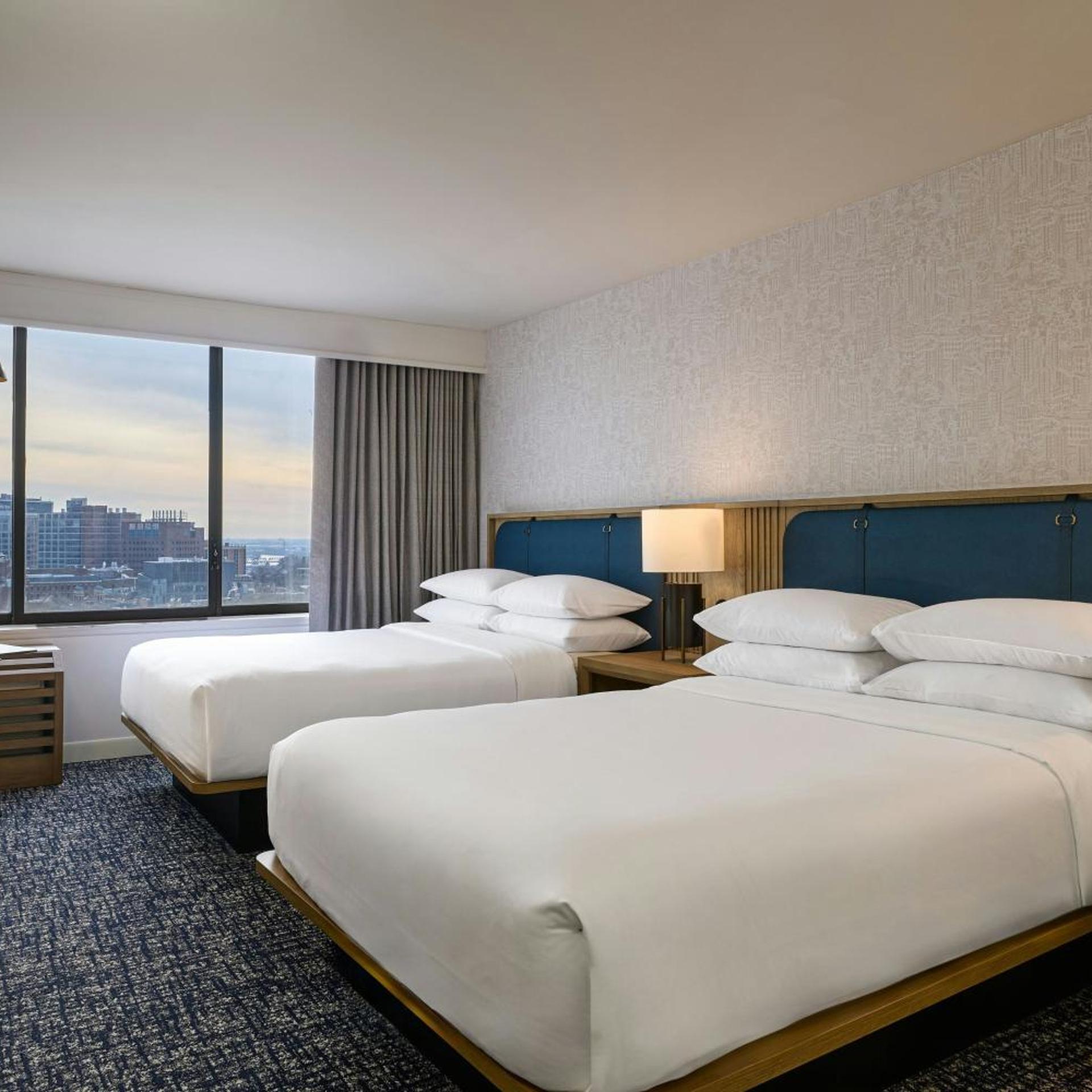 Deluxe, 2 Queen Beds