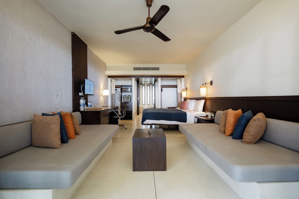 The Grand Southsea Khaolak Beach Resort 30/48