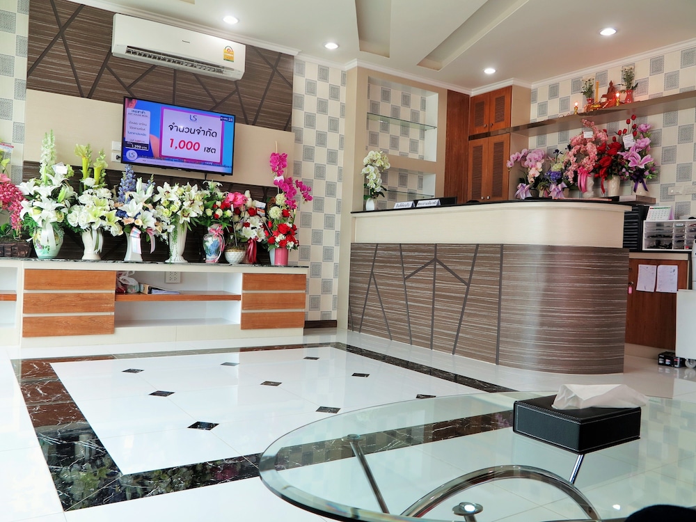 Ttt Hotel 3/48