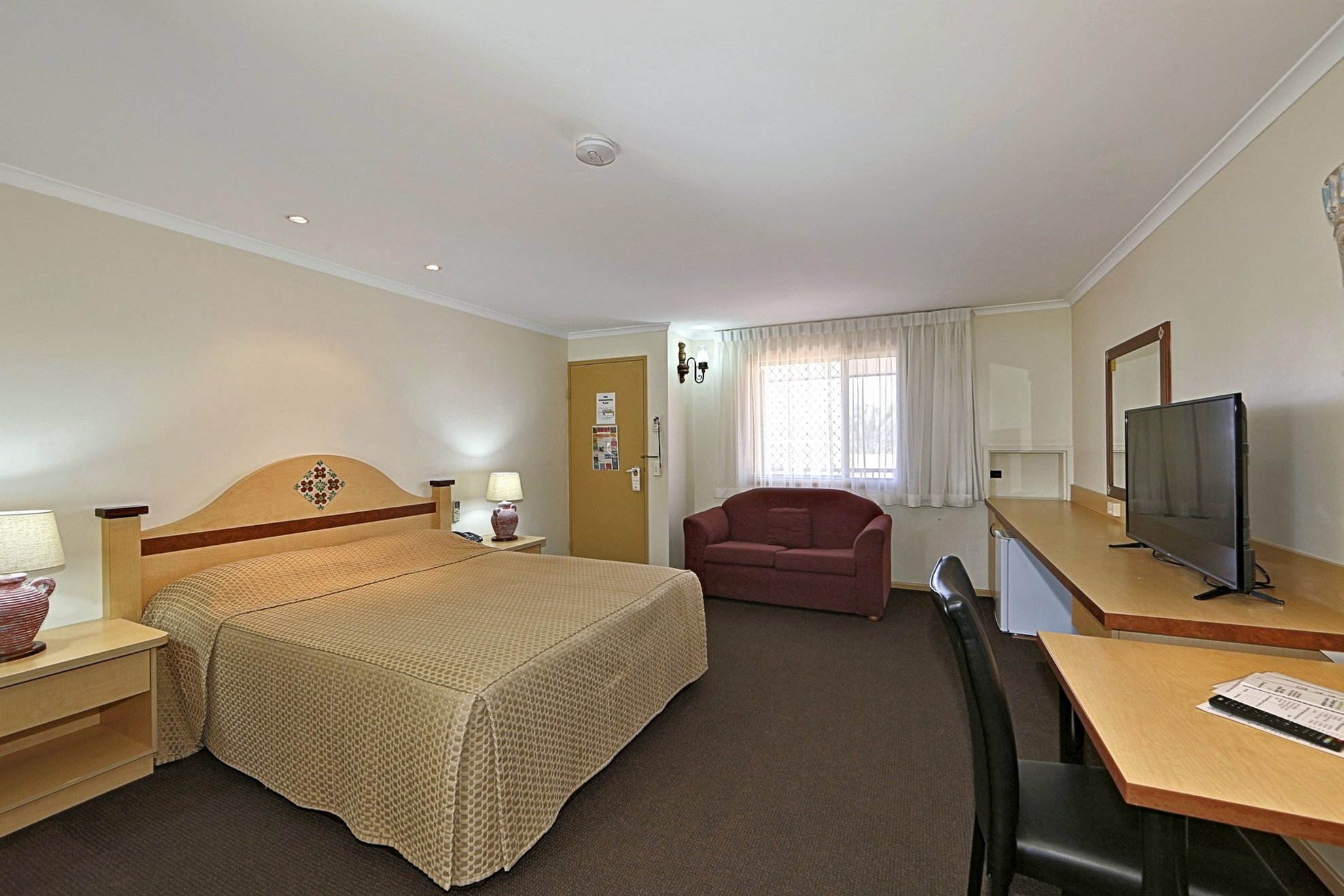 VILLA MIRASOL MOTOR INN 11/32