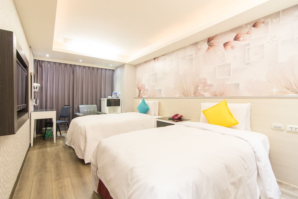 BUSINESS, TWIN BEDS