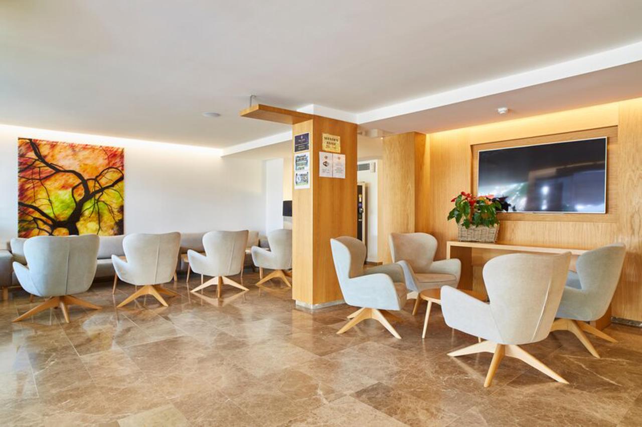 Invisa Aparthotel Casa Luis 48/53