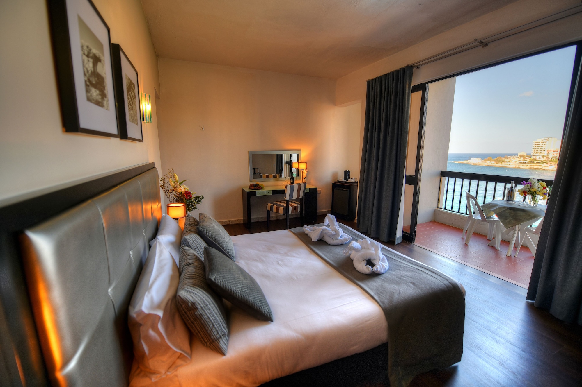 ROOM, DOUBLE OR TWIN BED, SEA VIEW