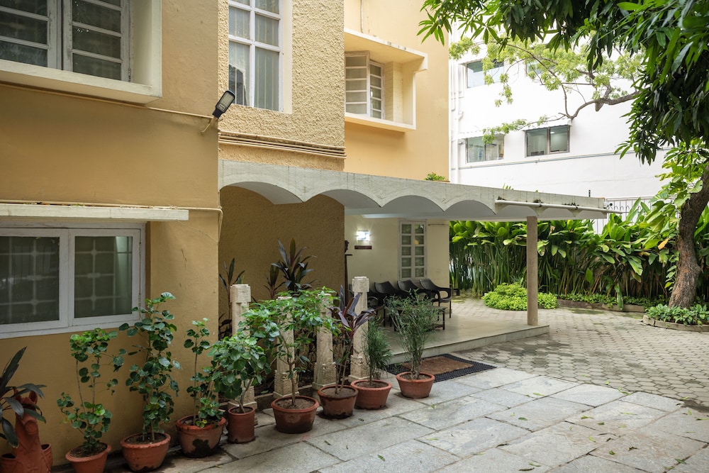 HANU REDDY RESIDENCES - WALLACE GARDEN 4/50