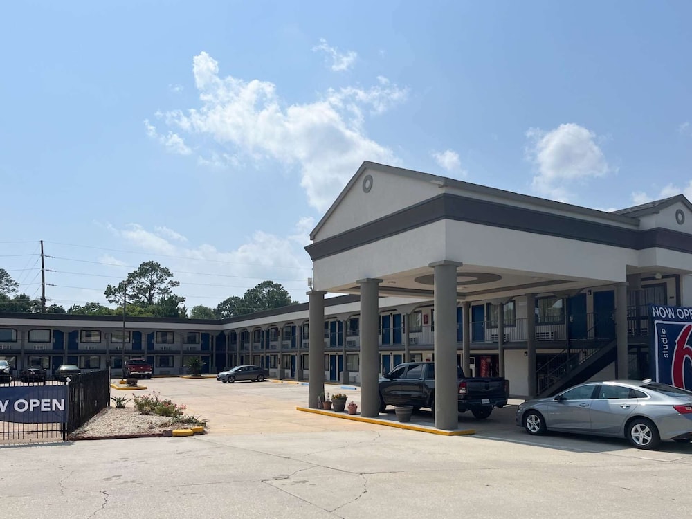 Studio6 Suites Opelousas, LA 42/55