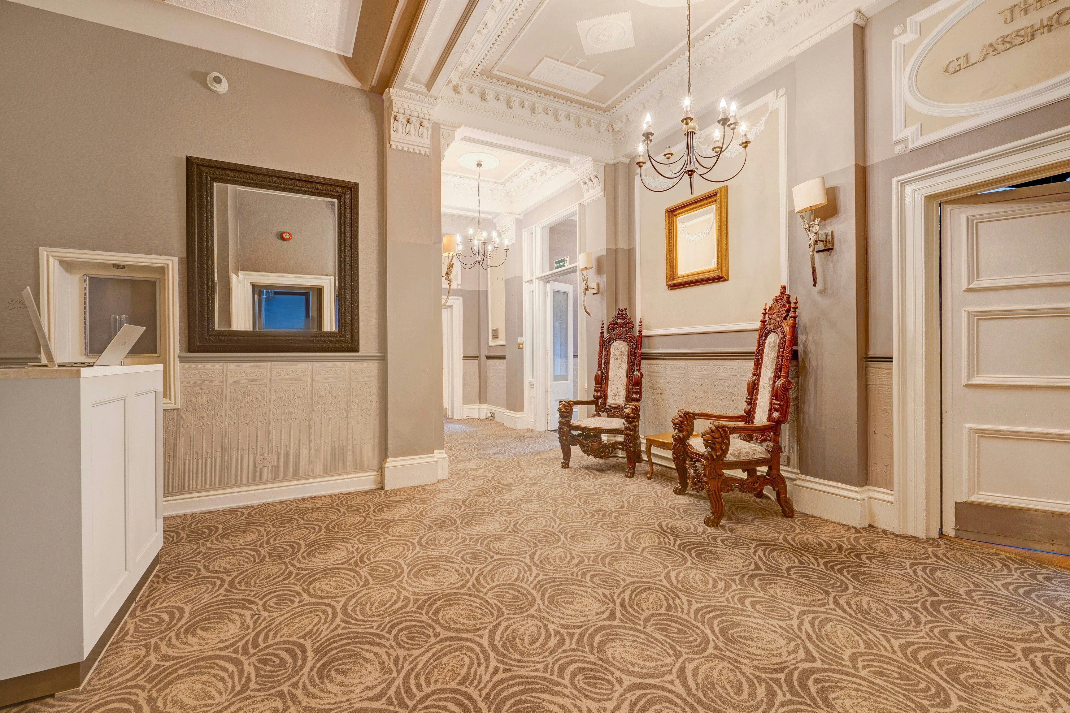 Lobby at Liverpool Aigburth Sefton Park Hotel By Belvilla, LIVERPOOL