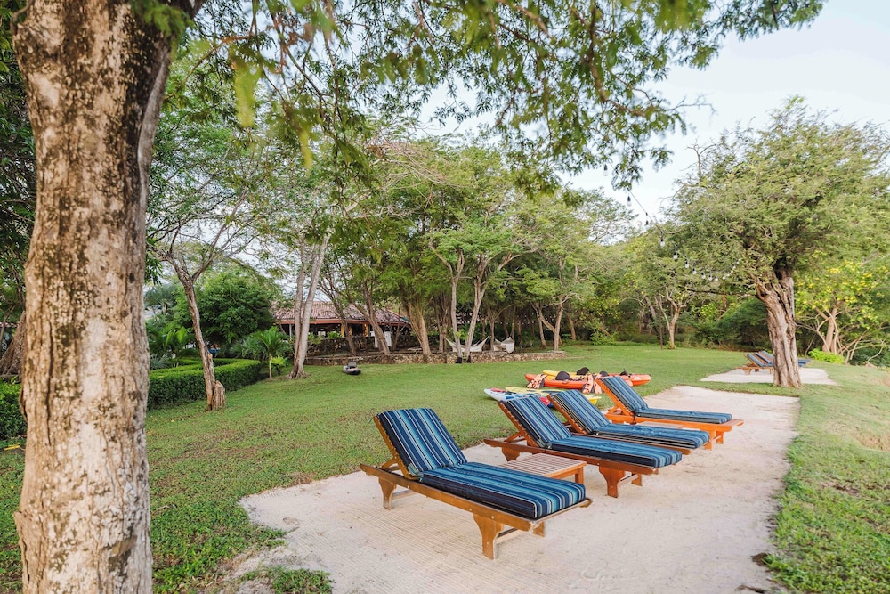 Papagayo Golden Palms Beachfront Hotel 37/65