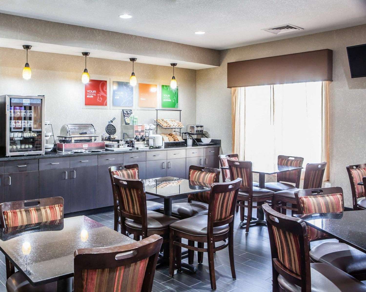 Comfort Inn Lees Summit @ Hwy 50 & Hwy 291 10/15