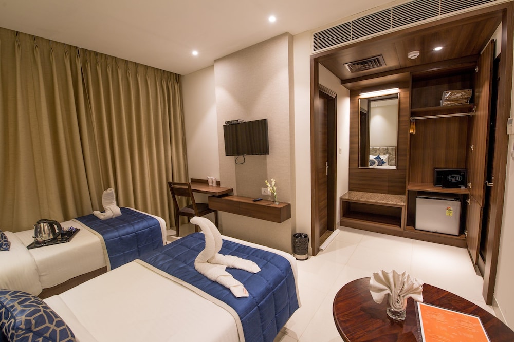 Hotel Sumaditya 12/35