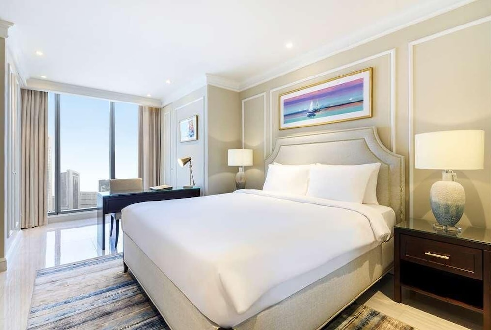Westpac Hotel & Suites 8/21