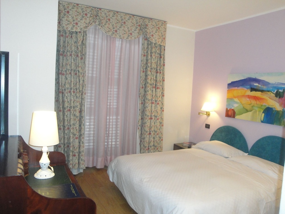 HOTEL DUE MONDI 29/29