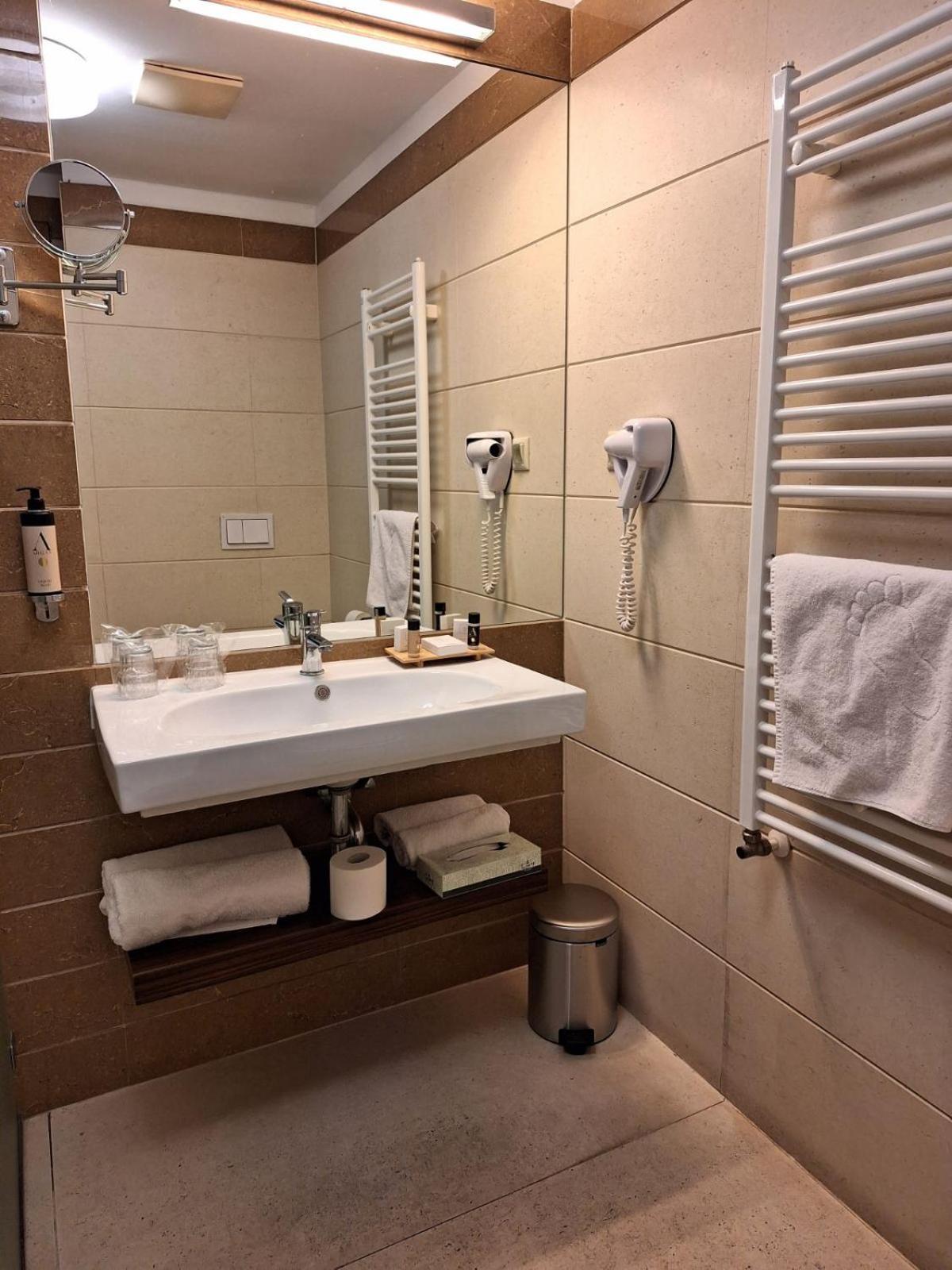 Standard, Double Bed, Duna Garden Hotel 9/9