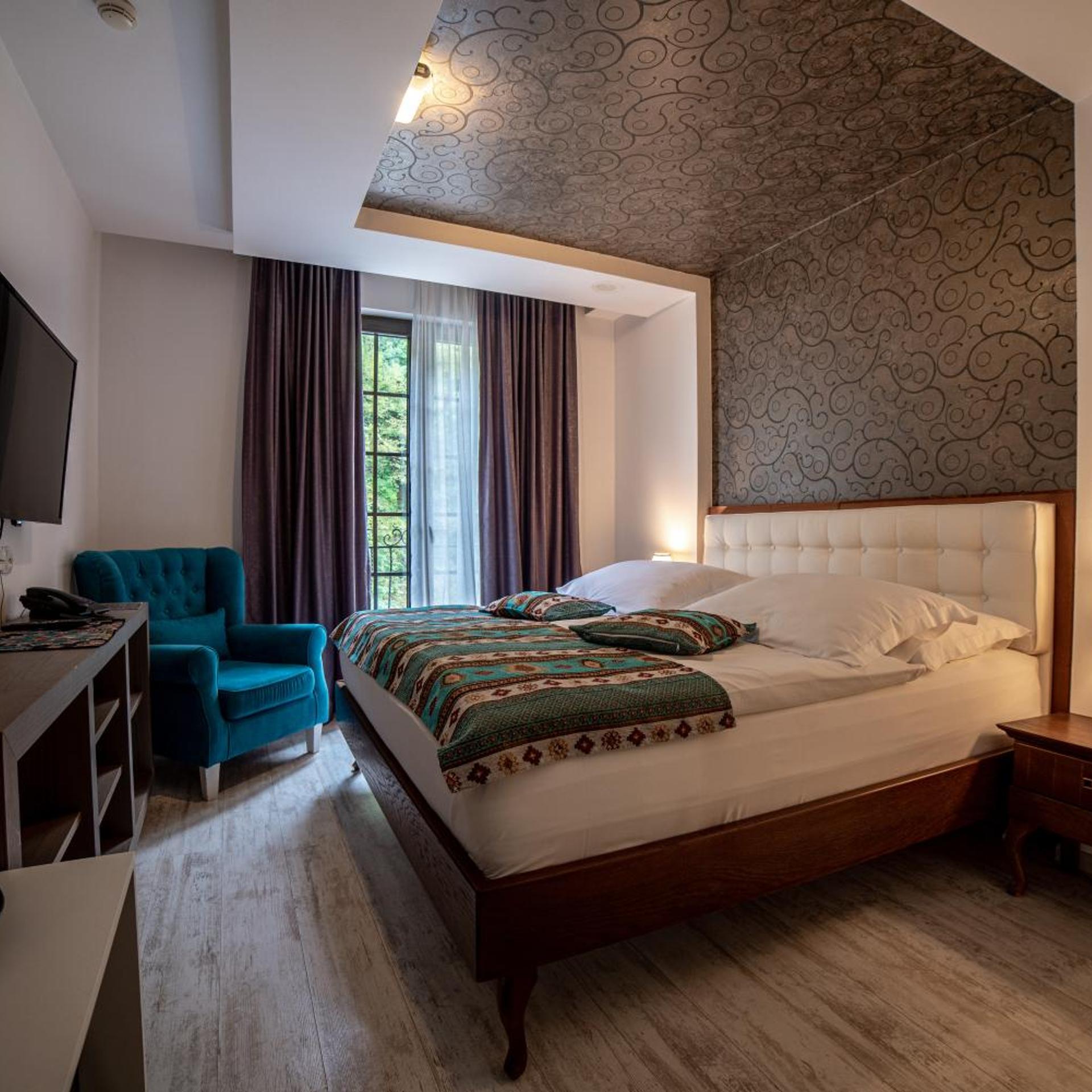 Standard, Double Bed, Street View، Kostelski Buk Hotel 3/8